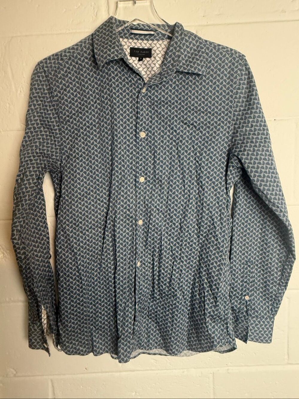 Ted Baker Men’s Medium Size 3 Blue Geometric Stretch Cotton Button Down